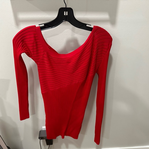 NEW BCBGMAXAZRIA RED BERRY AYA ONE-SHOULDER SWEATER TOP BPO1Z770/B834W SIZE S - Picture 6 of 8